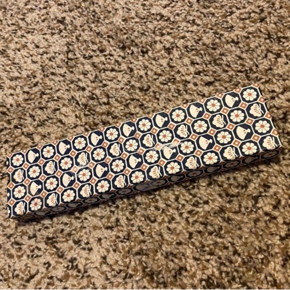 Vintage Chopstick Rests Six Pc Set Japan Hand-painted Porcelain Blue and Cream - Picture 4 of 4